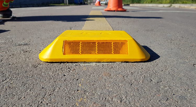 SINALIZAÇÃO VIÁRIA - TACHÃO E TACHINHA